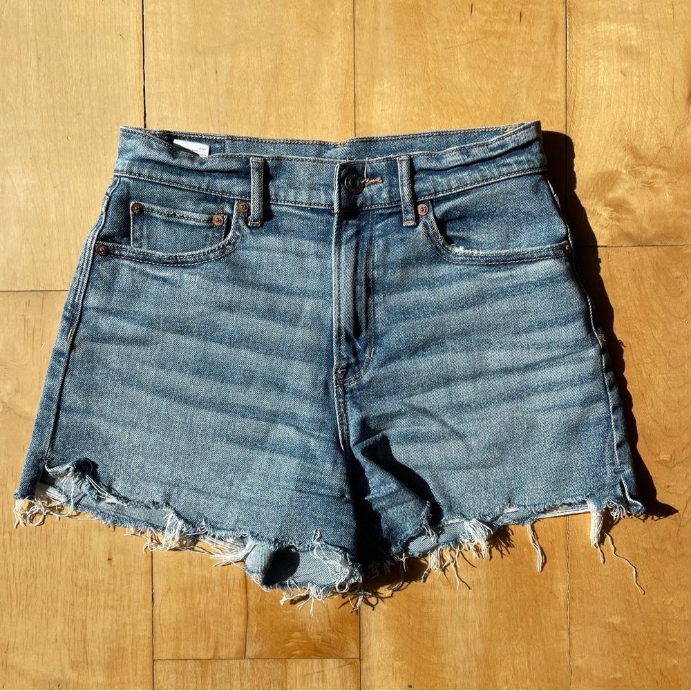 American Eagle High Rise 90s Boyfriend Short